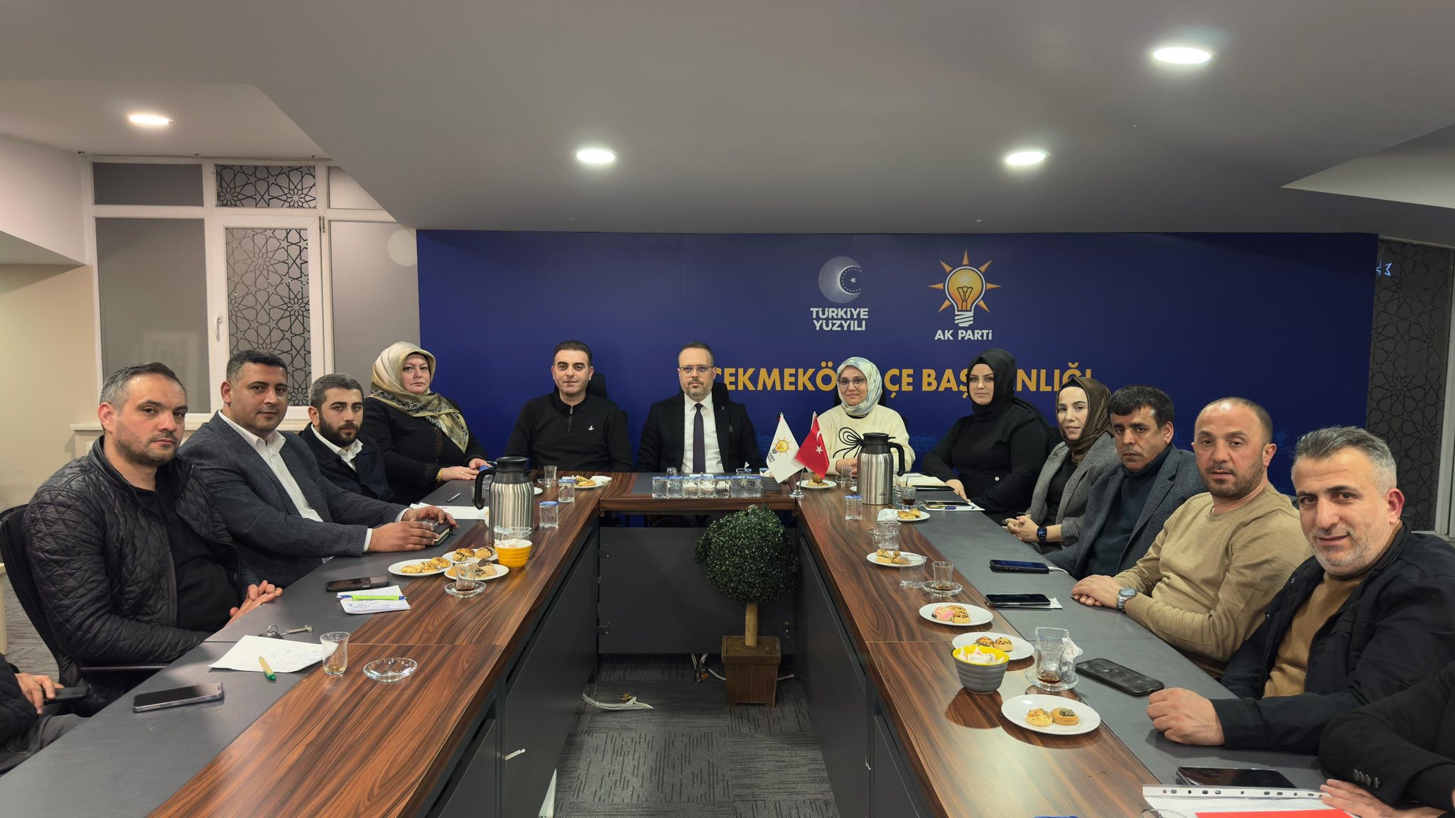 AK Parti Çekmeköy İlçe Yönetim Kurulu Toplantısı Gerçekleştirildi