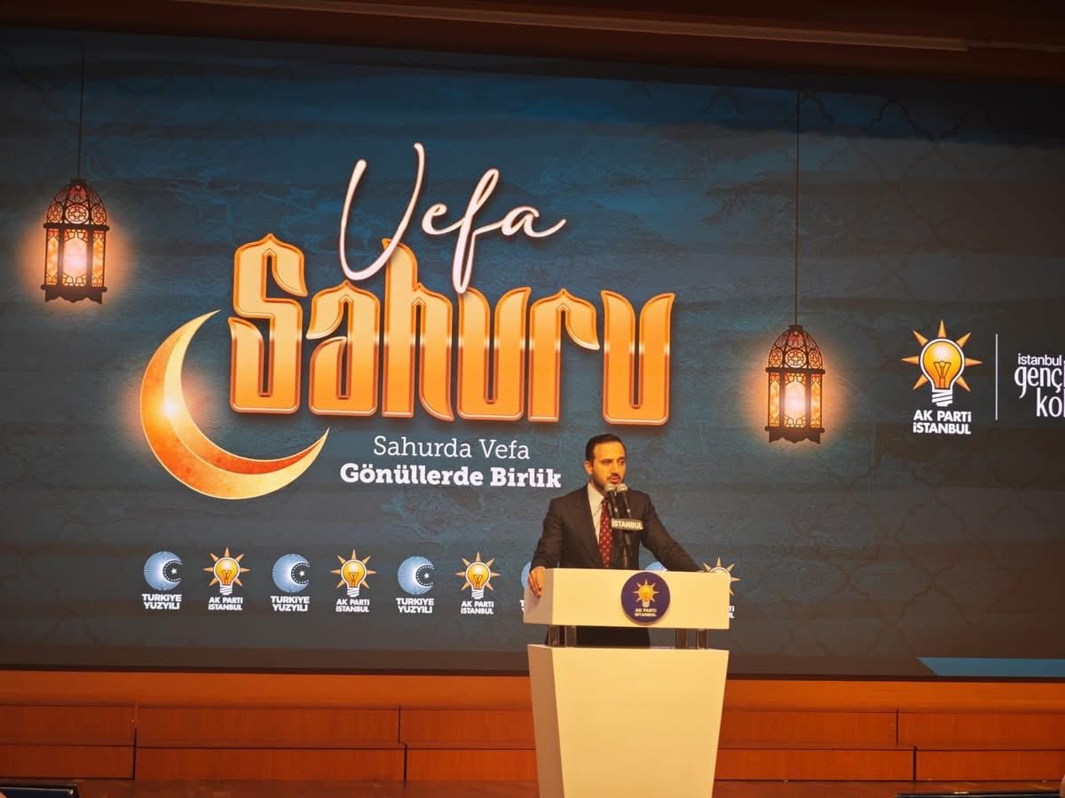 AK Parti İstanbul Gençlik Kolları Vefa Sahurunda Gönüller Bir Oldu